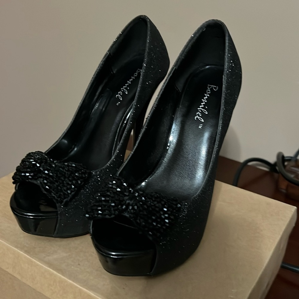 High heel, black glitter for party dress with platform in good condition , used